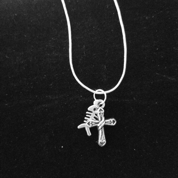 Jesus Fish & Cross .925 Sterling Silver Ne… - Picture 3 of 5